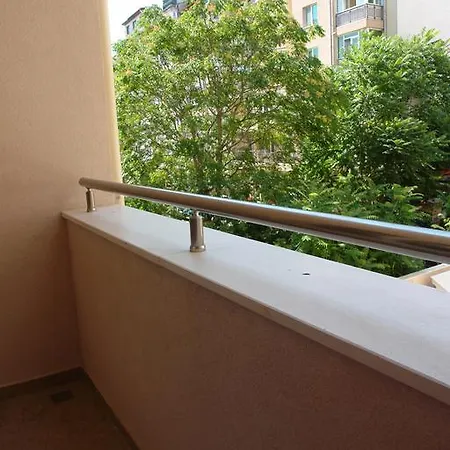 Апартамент Уют-2 Appartement Burgas