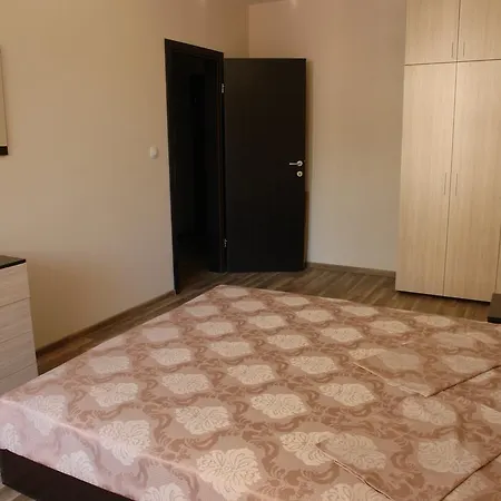 Апартамент Уют-2 Appartement Burgas
